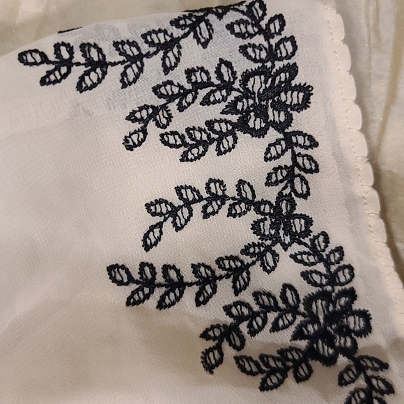 La Senza Embroidered Bra 32D & Flowy Shorts UK10 S - Picture 4 of 16